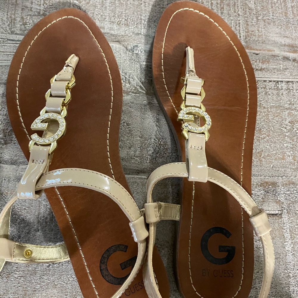 NEVER WORN OUT! size 9 Guess Sandals